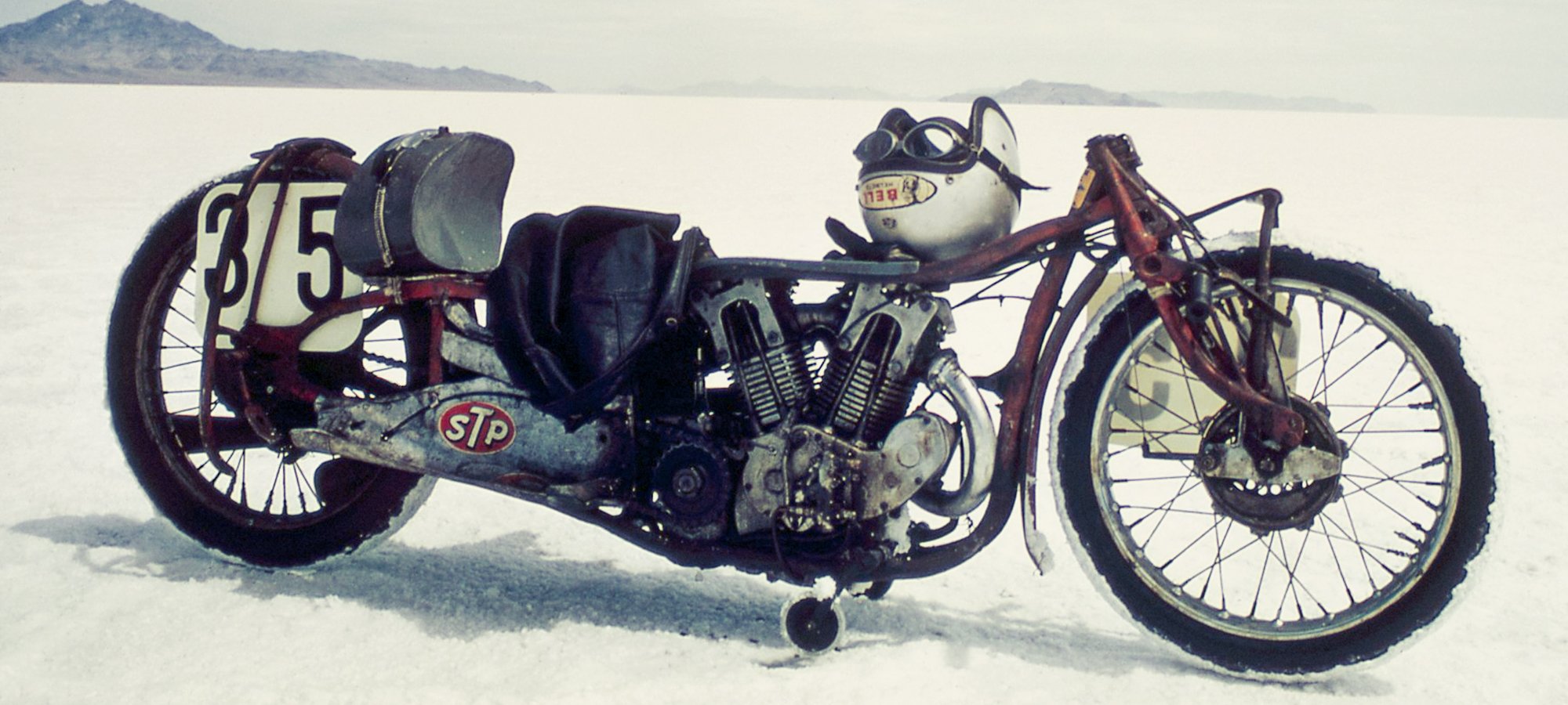 Burt Munro's vintage motorcycle - speed and ingenuity